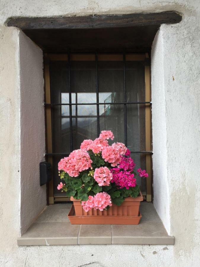 Maison Cassius Issogne Exterior photo